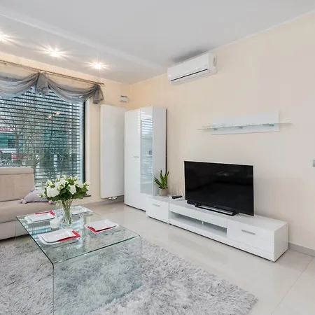 Centre Air-conditioned & Pet-friendly By Renters *